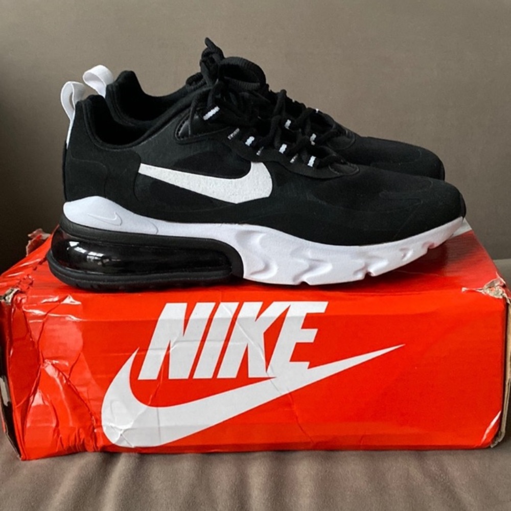 Women’s Nike Air Max React 270 Size 6.5US
